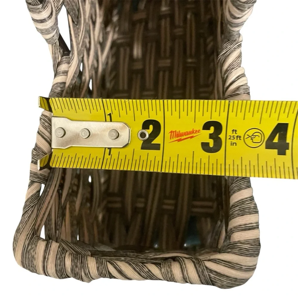 NWOT - Woven Look Magazine Holder
